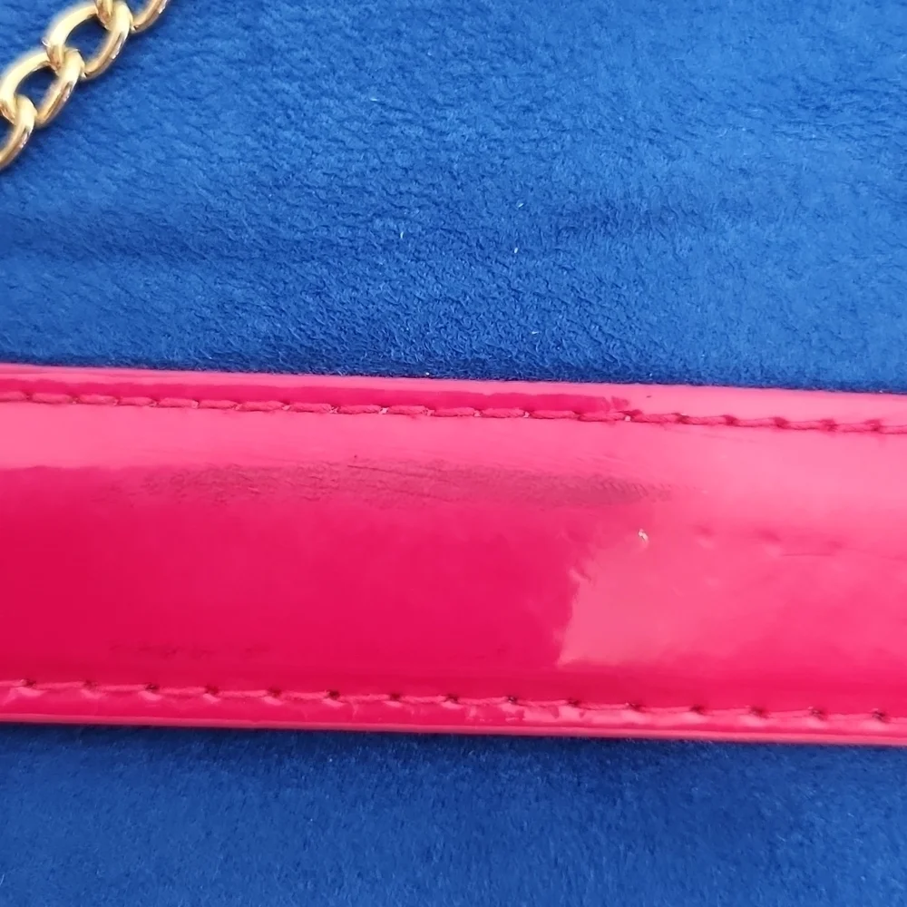 H & M Crossbody Purse Envelope has spot on pink see pics
